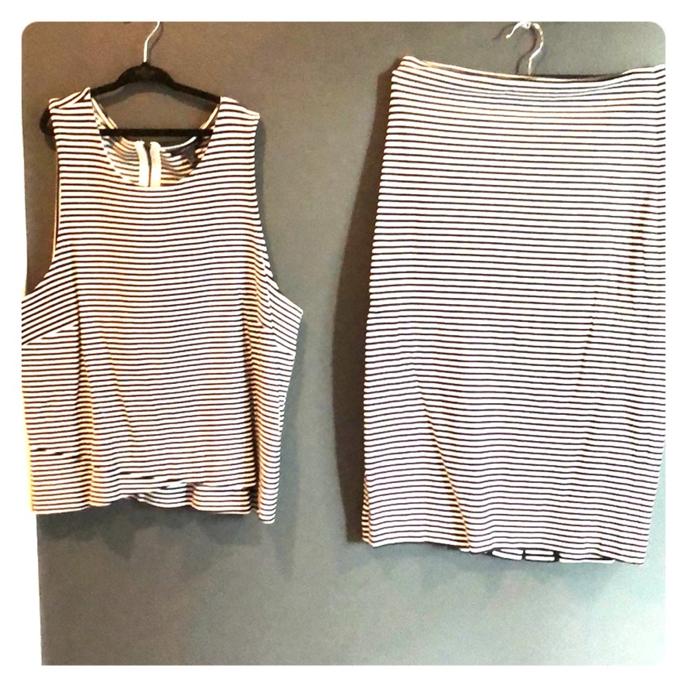 Banana Republic blk&wht stripped 2-piece skirt set